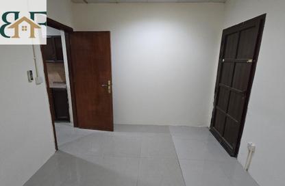 Apartment - Studio - 1 for rent in Al Mansoura - Al Mansoura - Doha