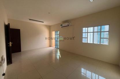 Apartment - 3 Bedrooms - 2 Bathrooms for rent in Bin Omran - Fereej Bin Omran - Doha