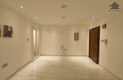 Apartment - 2 Bedrooms - 2 Bathrooms for rent in Al Mansoura - Al Mansoura - Doha