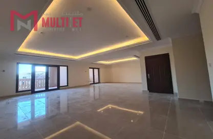 Apartment - 2 Bedrooms - 3 Bathrooms for rent in East Porto Drive - Porto Arabia - The Pearl Island - Doha