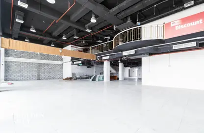 Show Room - Studio - 2 Bathrooms for rent in The Commercial Avenue - Umm Al Seneem - Doha