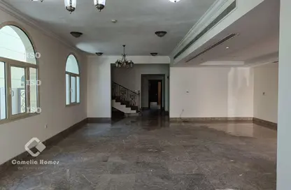 مجمع سكني - 5 غرف نوم - 6 حمامات للايجار في شارع النعيجة - غرب الهلال - الهلال - الدوحة