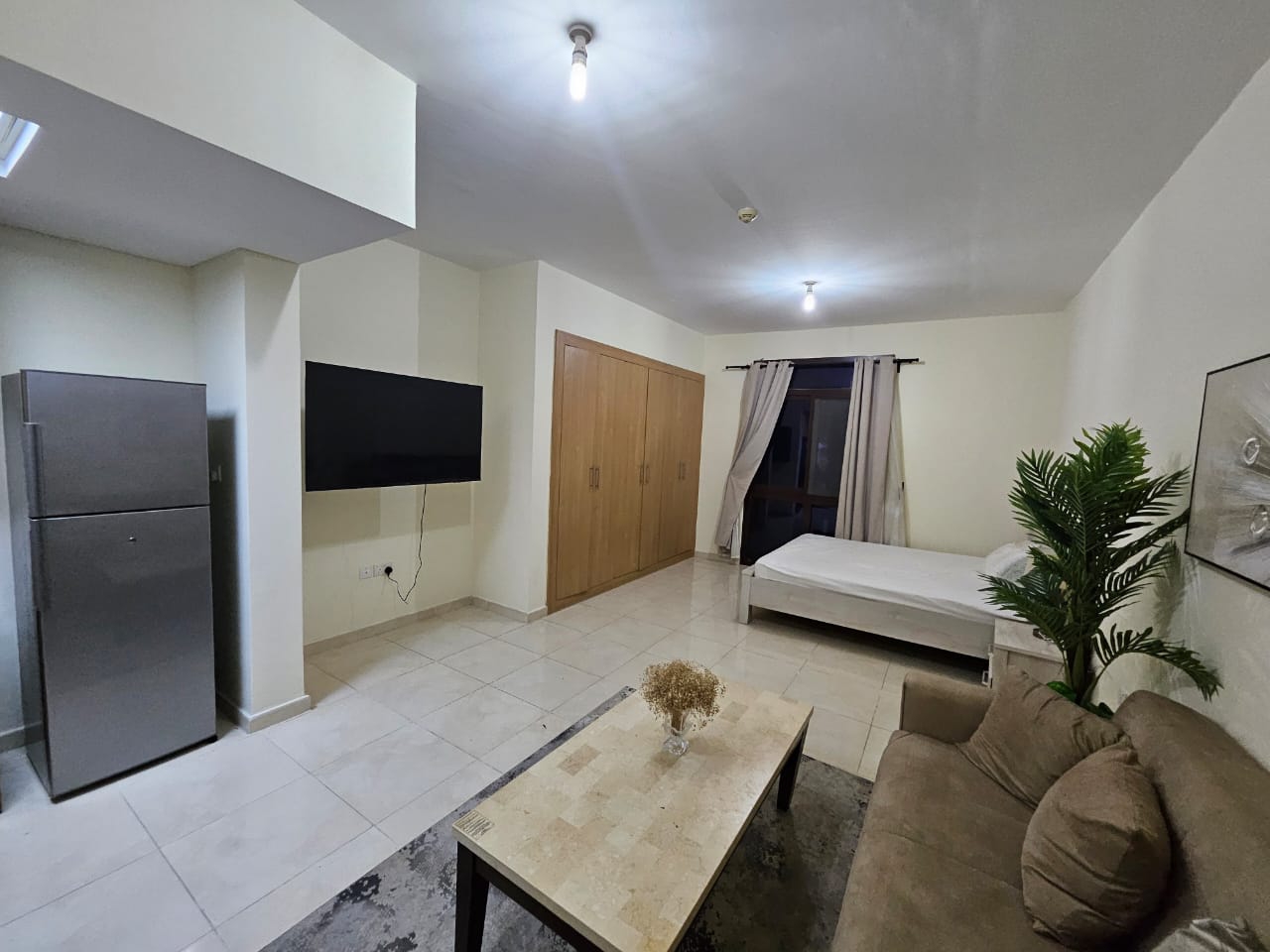 ELEGANT STUDIO FULLY FURNISHED APARTMENT thumbnail 2