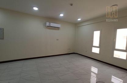 Apartment - 2 Bedrooms - 2 Bathrooms for rent in Al Wakrah - Al Wakra