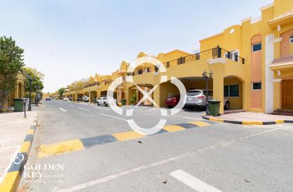 مجمع سكني - 4 غرف نوم - 5 حمامات للايجار في حدائق الفردان - ابو سدرة - الريان - الدوحة