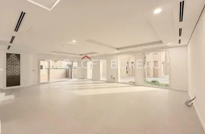 Villa - 4 Bedrooms - 5 Bathrooms for rent in East Gate - West Bay Lagoon - Doha