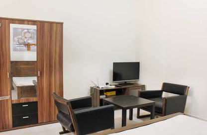 Apartment - Studio - 1 Bathroom for rent in Izghawa - Izghawa - Doha