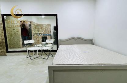 Apartment - Studio - 1 Bathroom for rent in Umm Ghwailina Comm - Umm Ghuwalina - Umm Ghuwailina - Doha