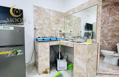 Apartment - Studio - 1 Bathroom for rent in Umm Ghwailina Comm - Umm Ghuwalina - Umm Ghuwailina - Doha