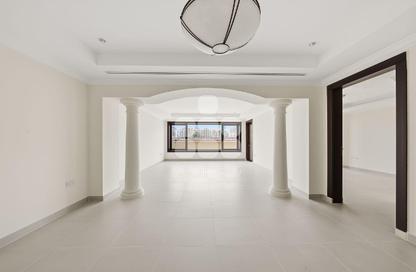 Apartment - 2 Bedrooms - 3 Bathrooms for rent in Porto Arabia Townhouses - Porto Arabia - The Pearl Island - Doha