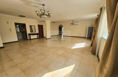 Apartment - 3 Bedrooms - 3 Bathrooms for rent in Al Mansoura - Al Mansoura - Doha