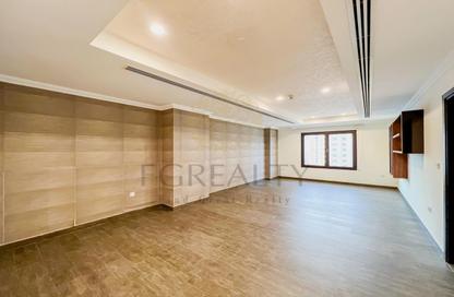 Apartment - 1 Bedroom - 2 Bathrooms for rent in East Porto Drive - Porto Arabia - The Pearl Island - Doha Apartment - 1 Bedroom - 2 Bathrooms for rent in East Porto Drive - Porto Arabia - The Pearl Island - Doha