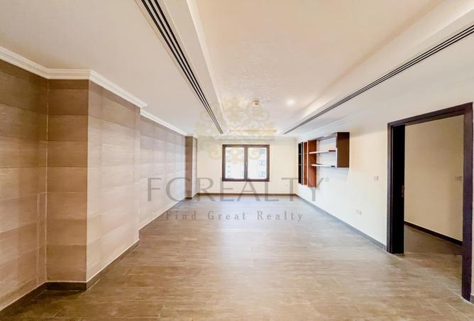 57033137 - Property Image 2