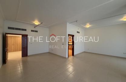 Apartment - 2 Bedrooms - 3 Bathrooms for rent in West Bay Tower - West Bay - West Bay - Doha