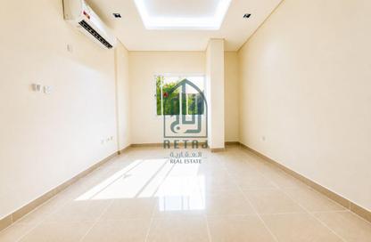 Apartment - 2 Bedrooms - 2 Bathrooms for rent in Al Nasr Street - Al Nasr - Doha