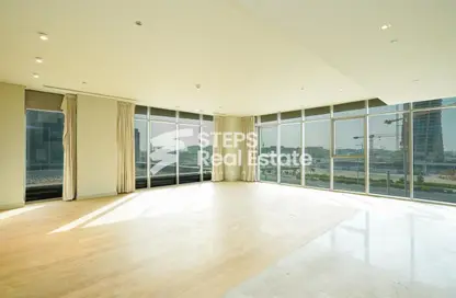 Apartment - 1 Bedroom - 2 Bathrooms for sale in Seef Lusail Tower 1 - Seef Lusail - Lusail City - Lusail