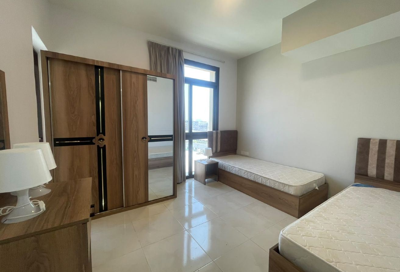 LAVISH FF 3BHK WITH 2 BALCONY IN FOXHILLS @9000 thumbnail 10