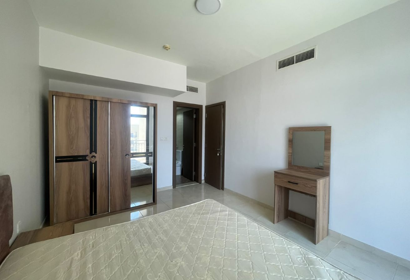 LAVISH FF 3BHK WITH 2 BALCONY IN FOXHILLS @9000 thumbnail 9