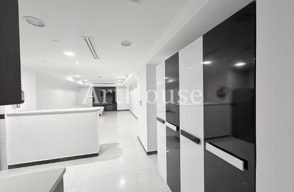 Apartment - Studio - 1 for rent in Porto Arabia - The Pearl Island - Doha Apartment - Studio - 1 for rent in Porto Arabia - The Pearl Island - Doha