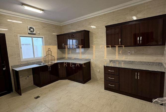 1004990 - Property Image 2