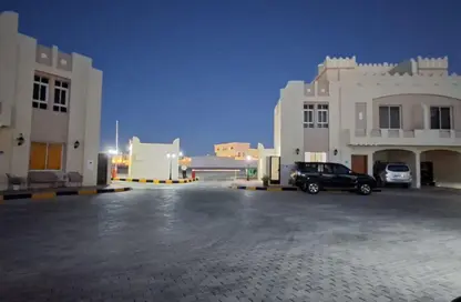 Villa - 4 Bedrooms - 4 Bathrooms for rent in Al Kheesa - Al Kheesa - Umm Salal Mohammed