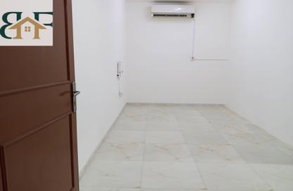 Apartment - 1 Bedroom - 1 Bathroom for rent in Al Mansoura - Al Mansoura - Doha