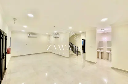 Villa - 6 Bedrooms - 6 Bathrooms for rent in Al Kheesa - Al Kheesa - Umm Salal Mohammed
