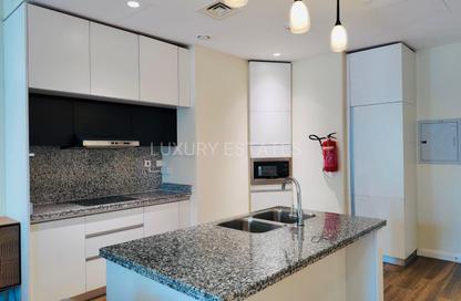 Apartment - 1 Bedroom - 2 Bathrooms for sale in Floresta Gardens - Floresta Gardens - The Pearl Island - Doha Apartment - 1 Bedroom - 2 Bathrooms for sale in Floresta Gardens - Floresta Gardens - The Pearl Island - Doha