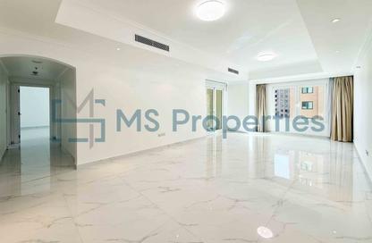 Apartment - 2 Bedrooms - 3 Bathrooms for rent in West Porto Drive - Porto Arabia - The Pearl Island - Doha