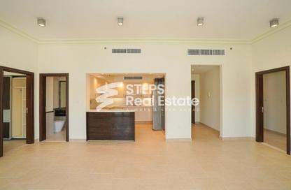 Apartment - 2 Bedrooms - 3 Bathrooms for rent in Chateau - Qanat Quartier - The Pearl Island - Doha