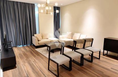 Apartment - 1 Bedroom - 2 Bathrooms for rent in The Garden - Floresta Gardens - The Pearl Island - Doha