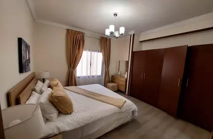 Duplex - 2 Bedrooms - 3 Bathrooms for rent in Ain Khaled Villas - Ain Khaled - Doha