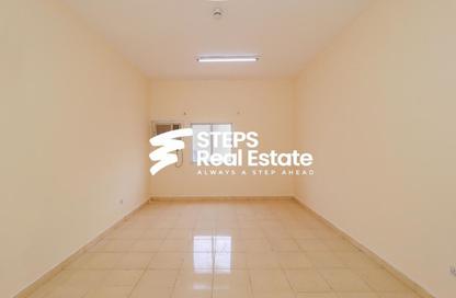 Labor Camp - Studio - 7+ Bathrooms for rent in Industrial Area 4 - Industrial Area - Industrial Area - Doha