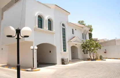 Villa - 4 Bedrooms - 4 Bathrooms for rent in Bilal Complex - Bilal Complex - Al Sadd - Doha