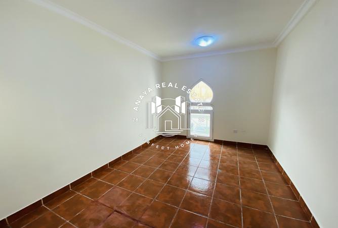 1025811 - Property Image 2