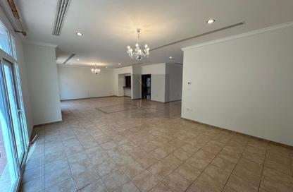 Compound - 3 Bedrooms - 4 Bathrooms for rent in Ain Khaled Villas - Ain Khaled - Doha