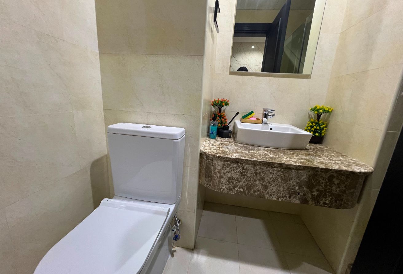 2+Maid luxury New furnished 12800 with Qatar cool thumbnail 18
