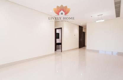 Apartment - 2 - 2 for rent in Marina Tower 21 - Marina District - Lusail
