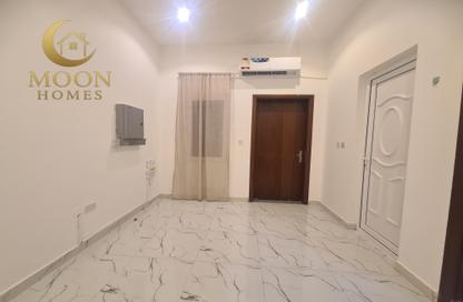 Apartment - Studio - 1 Bathroom for rent in Umm Ghwailina Comm - Umm Ghuwalina - Umm Ghuwailina - Doha