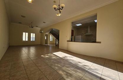 Compound - 4 Bedrooms - 4 Bathrooms for rent in Mamoura 18 - Al Maamoura - Doha