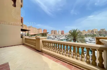 شقة - 2 غرف نوم - 3 حمامات للايجار في طريق بورتو الشرقي - بورتو أرابيا - جزيرة اللؤلؤة - الدوحة