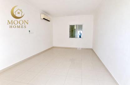 Apartment - 2 Bedrooms - 1 Bathroom for rent in Umm Ghwailina Comm - Umm Ghuwalina - Umm Ghuwailina - Doha Apartment - 2 Bedrooms - 1 Bathroom for rent in Umm Ghwailina Comm - Umm Ghuwalina - Umm Ghuwailina - Doha