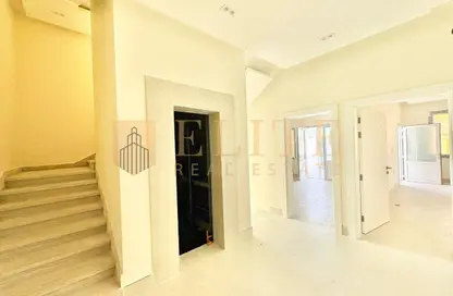 Townhouse - 7+ Bedrooms - 5 Bathrooms for rent in Ammar Bin Yasser Street - Al Aziziyah - Doha