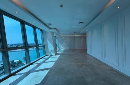 Apartment - 3 Bedrooms - 5 Bathrooms for rent in Zig Zag Tower B - Zig Zag Towers - West Bay - Doha