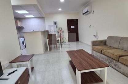 Apartment - 1 Bedroom - 1 Bathroom for rent in Umm Ghwailina Comm - Umm Ghuwalina - Umm Ghuwailina - Doha