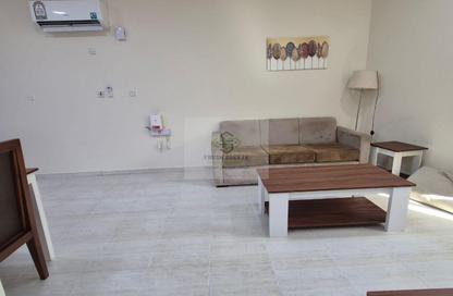 Apartment - 1 Bedroom - 1 Bathroom for rent in Umm Ghwailina Comm - Umm Ghuwalina - Umm Ghuwailina - Doha
