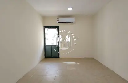 Apartment - 2 Bedrooms - 2 Bathrooms for rent in Old Salata - Salata - Doha