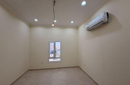 Villa - 6 Bedrooms - 7 Bathrooms for rent in Al Luqta - Al Luqta - Doha