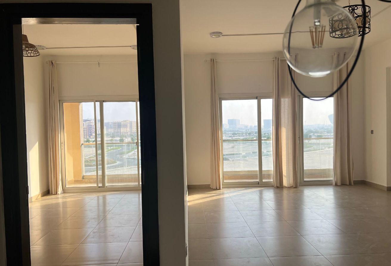 **SPACIOUS ONE BHK |INCLUDING BILLS|WITH BALCONY** thumbnail 4