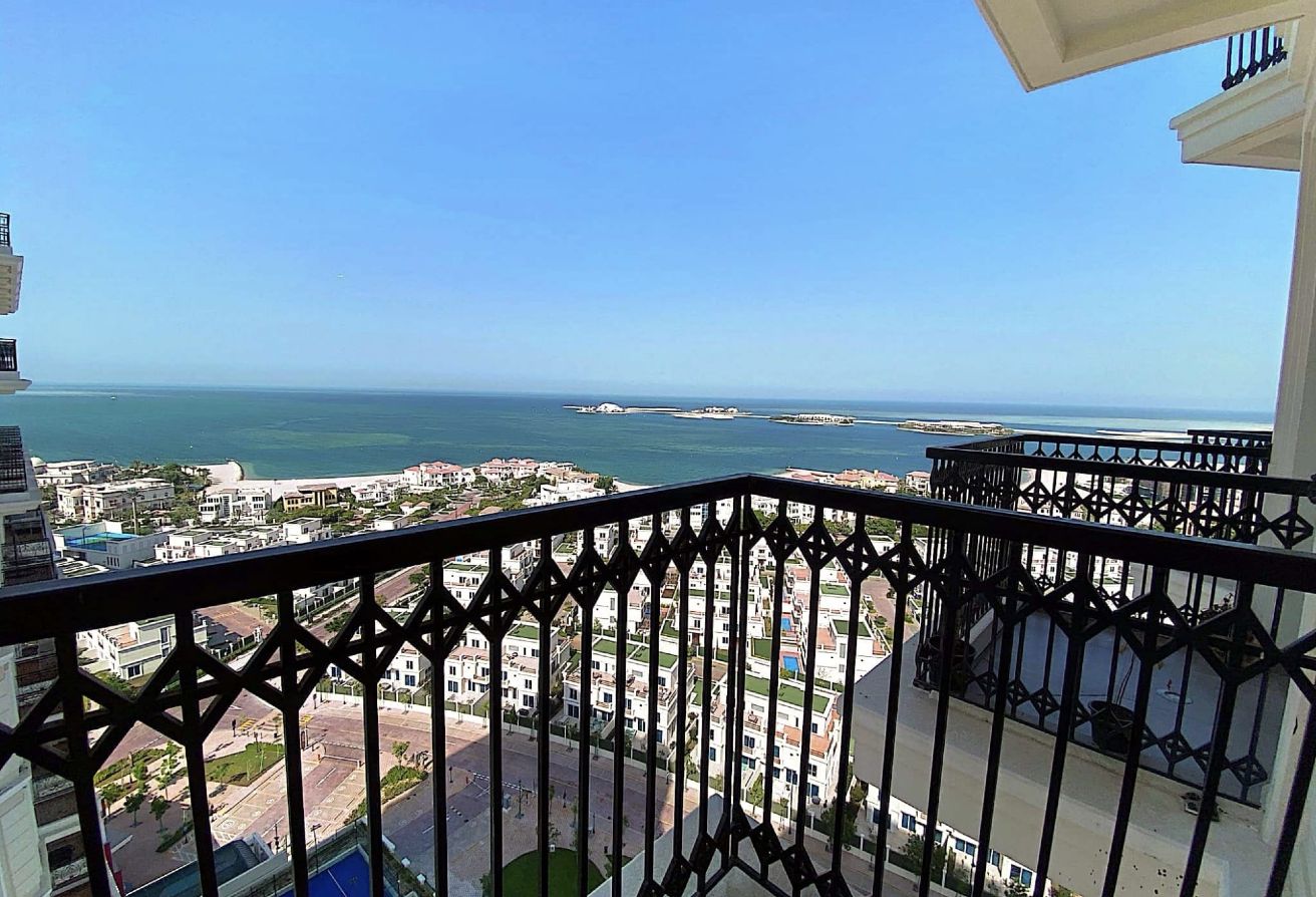3BR + Maid in Floresta Gardens | 5-Yr Payment thumbnail 16